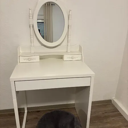 Grosse 100qm Fuer 6 Personen In Der Altstadt * مندن