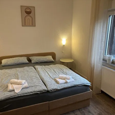 Grosse 100qm Fuer 6 Personen In Der Altstadt * مندن