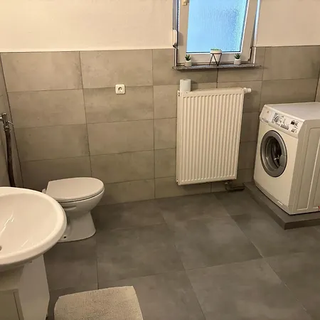 Grosse 100qm Fuer 6 Personen In Der Altstadt Apartment Menden